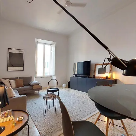 بيت ضيافة Di Charme Dal Design Prestigioso *